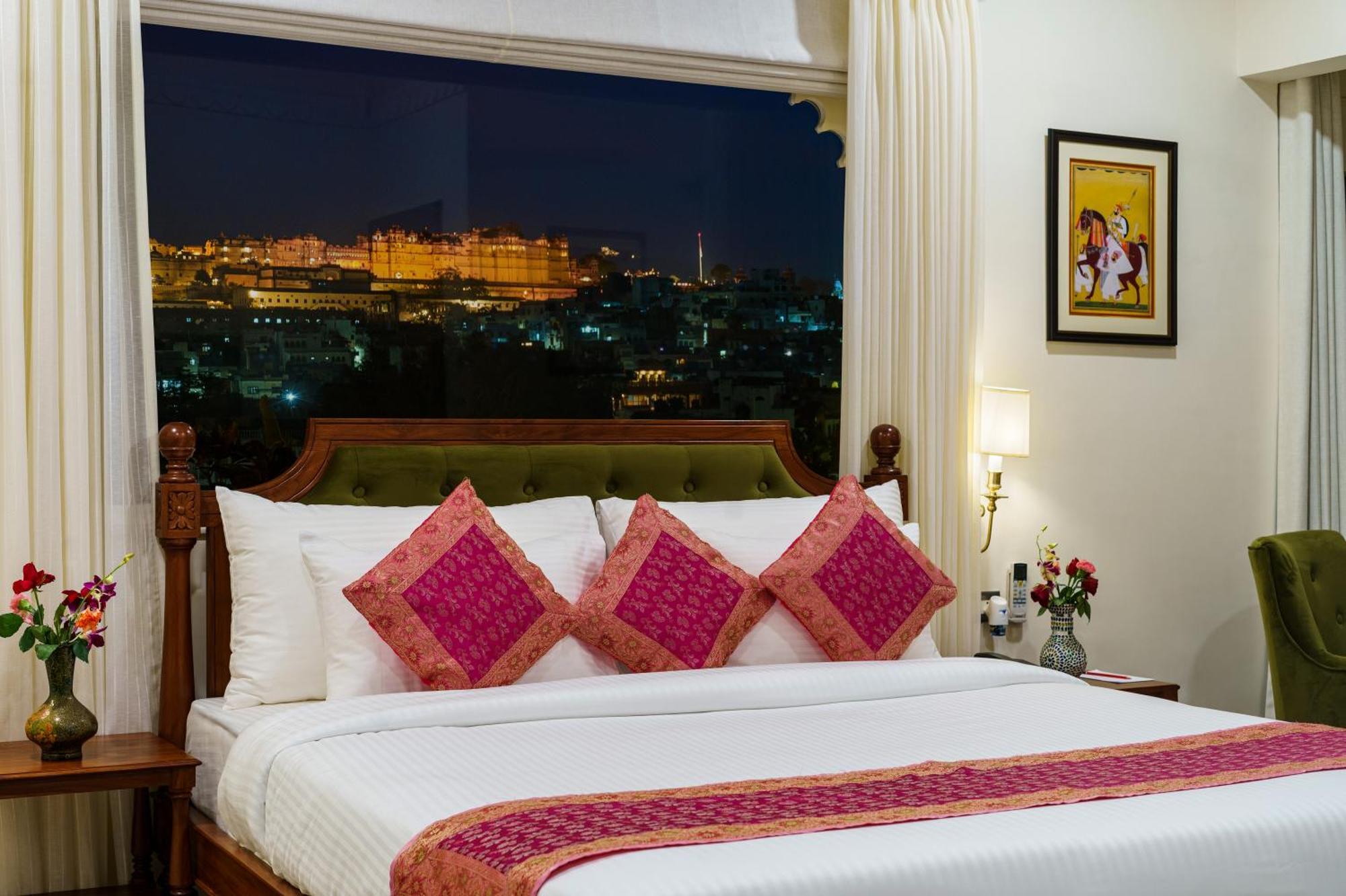 Chunda Haveli Hotel Udaipur Bagian luar foto