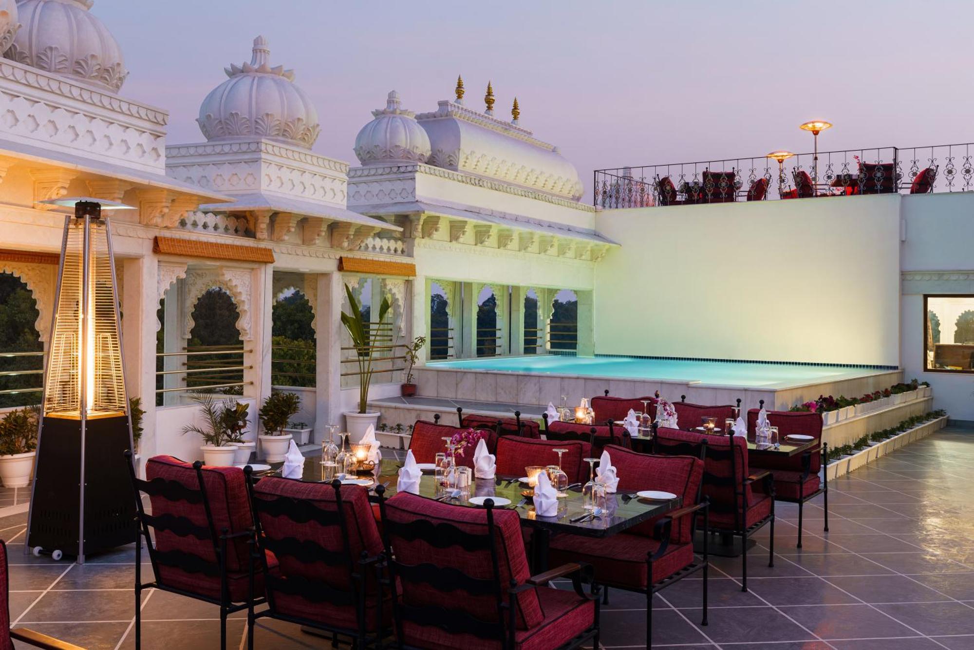 Chunda Haveli Hotel Udaipur Bagian luar foto